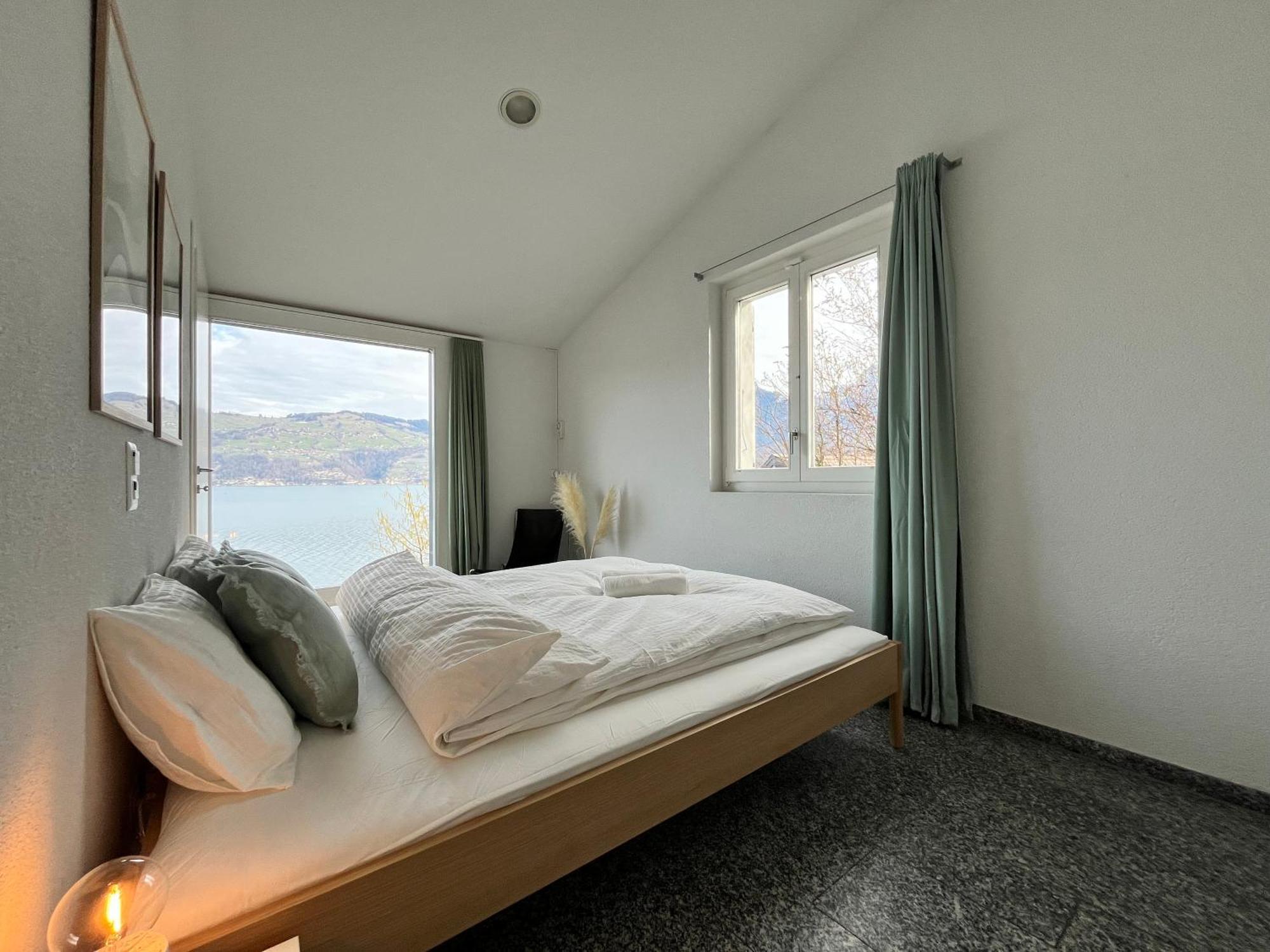 Wohnung Mit Grossartiger Seesicht Und Balkon Spiez Exterior photo