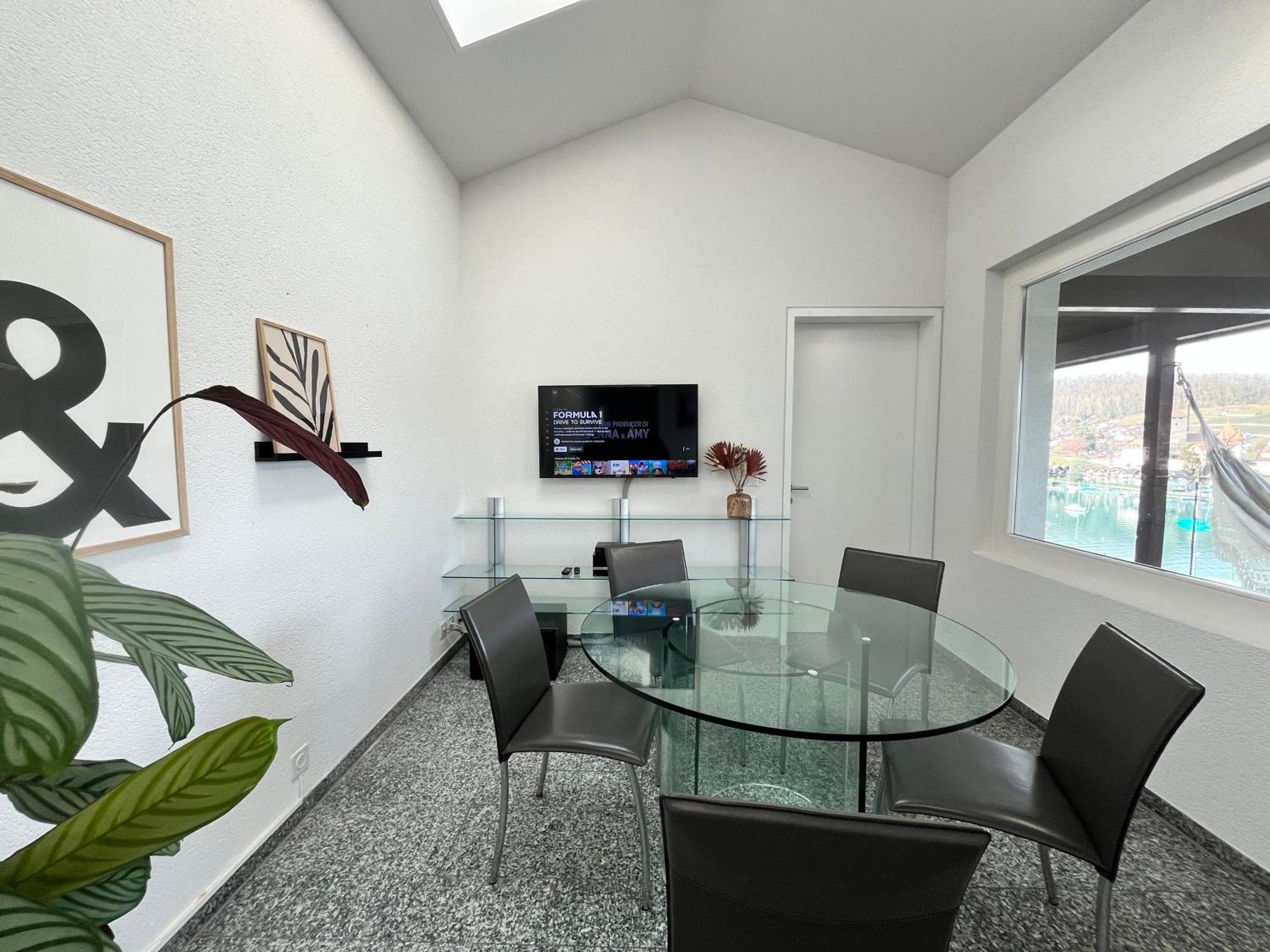 Wohnung Mit Grossartiger Seesicht Und Balkon Spiez Exterior photo