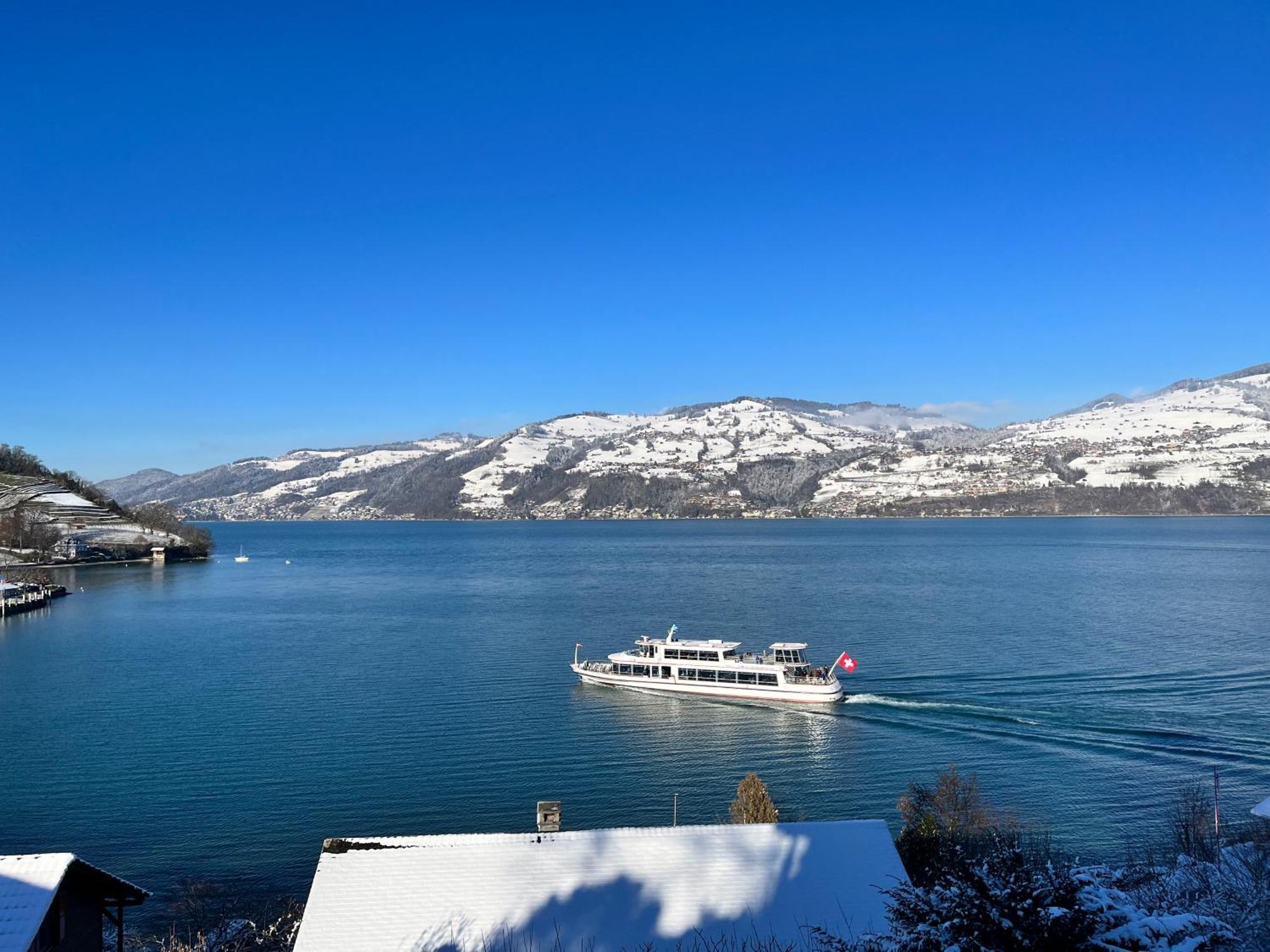 Wohnung Mit Grossartiger Seesicht Und Balkon Spiez Exterior photo